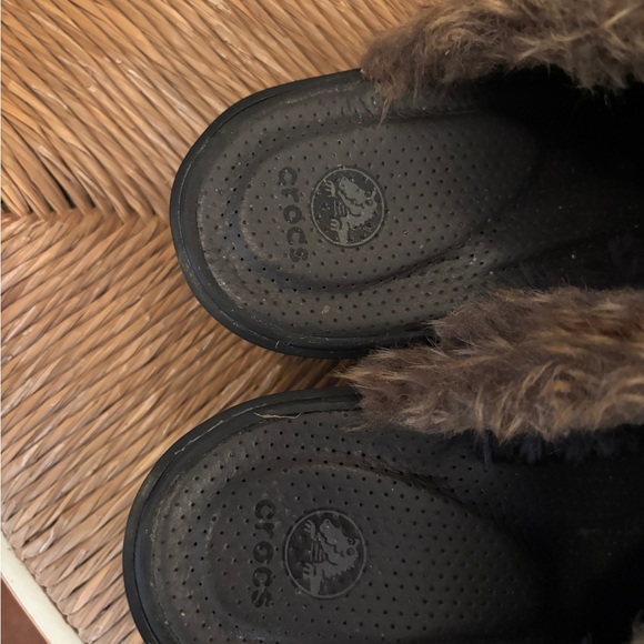 Crocs Cobbler Fuzz Clogs W Size 8, cottagecore, festival, boho - Picture 3 of 5